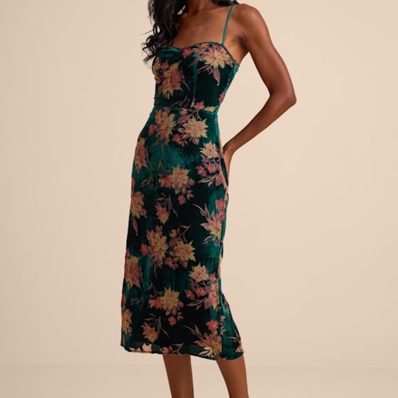 Lulus Dresses & Skirts - Lulus Erisa Emerald Velvet Floral Burnout Midi Dress Green - Size S